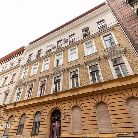 2 Bedroom 107 M2 Loft With Balcony Будапеща Екстериор снимка