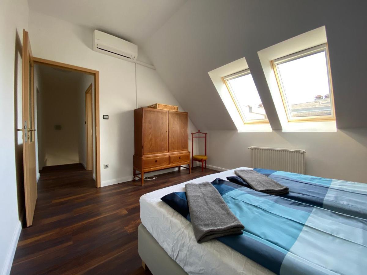 2 Bedroom 107 M2 Loft With Balcony Будапеща Екстериор снимка